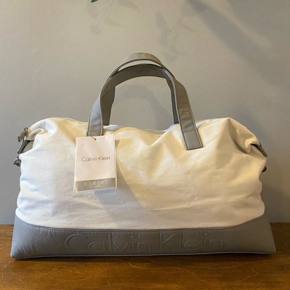 Calvin Klein Weekender/Duffle Bag - Picture 4 of 16